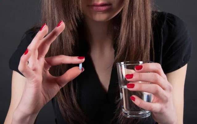 можно ли пить гормональные таблетки с алкоголем
